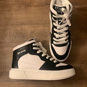 Steve Madden Hoops Hi Top Sneakers